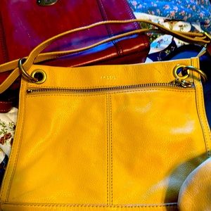 Fossil shoulder bag, medium size one, scratch